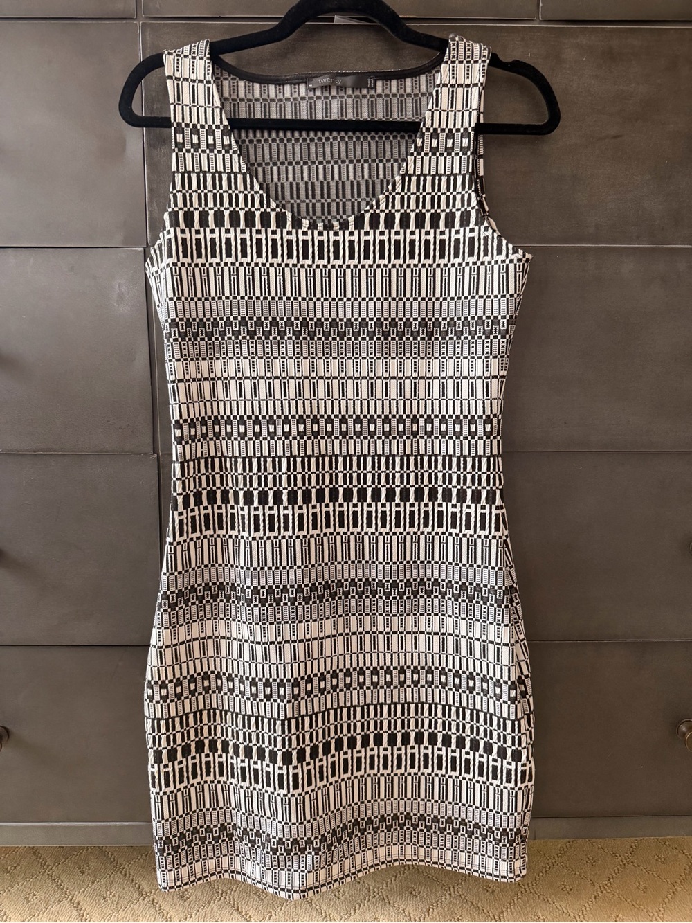 Twenty Black & White Geometric Scoop Neck Mini Body Con Dress